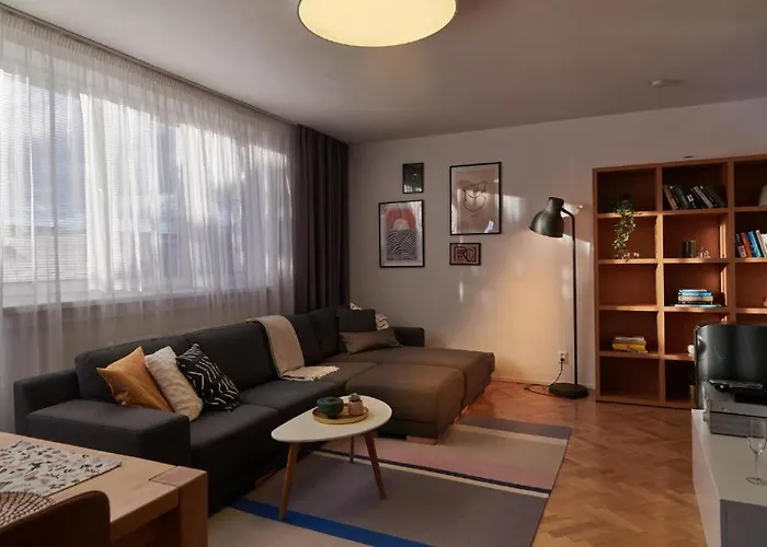 Lägenhet House Demaenova